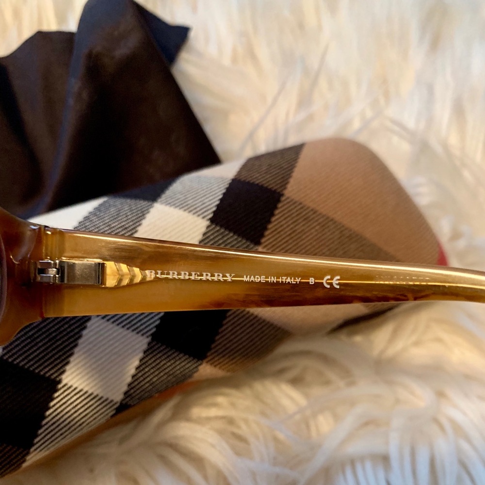 Burberry Glasses - Picture 4 of 4